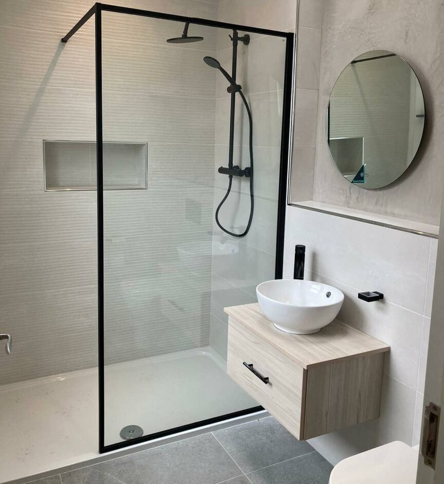 Contemporary Modern Ensuite - Macs Bathrooms & Tiles